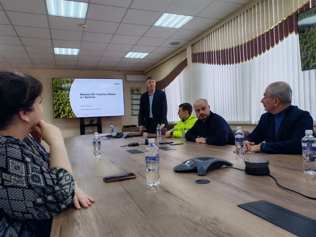 Стратегическое партнёрство: визит преподавателей БГУ в филиал «Группы «Илим»